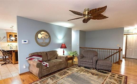 4th image of 27971 Flint St