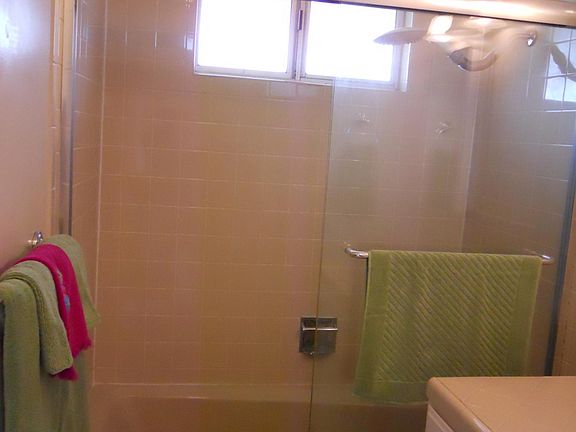 3rd image of 450 39th St #2
