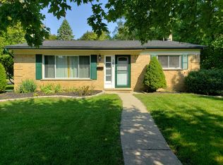 160 Winry Dr, Rochester Hills, MI 48307