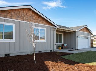 259 Saint Ives Dr, Talent, OR 97540