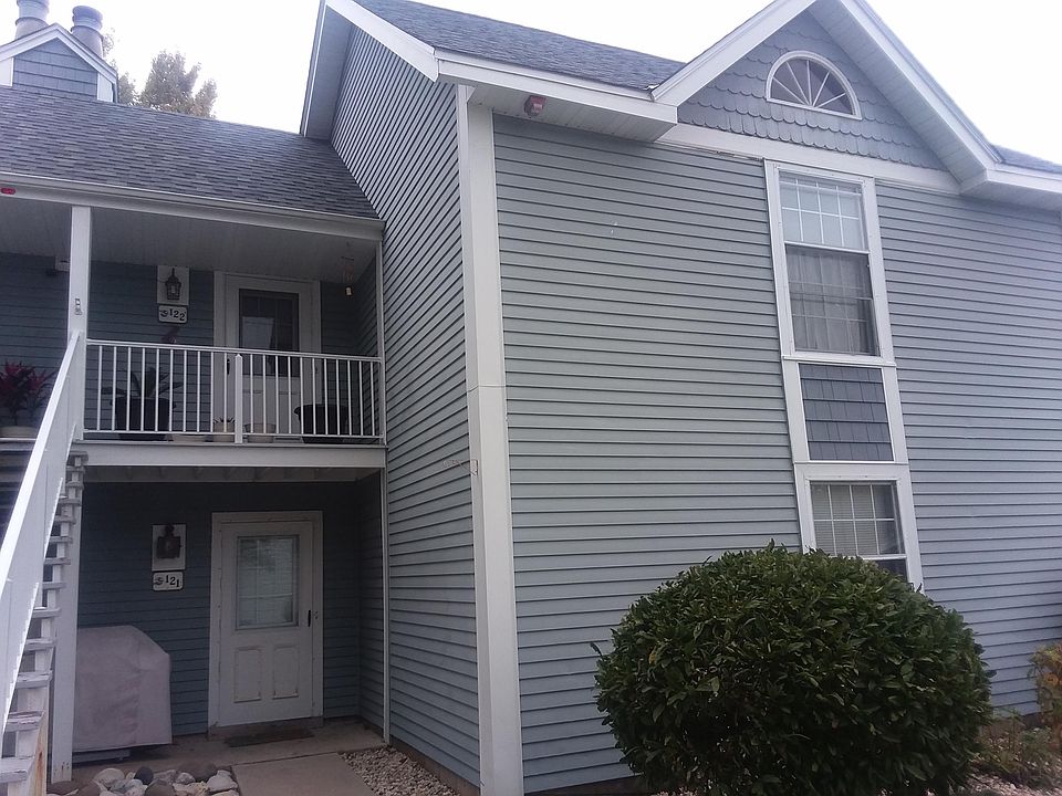 1st image of 300 Foxwood Dr Unit 122