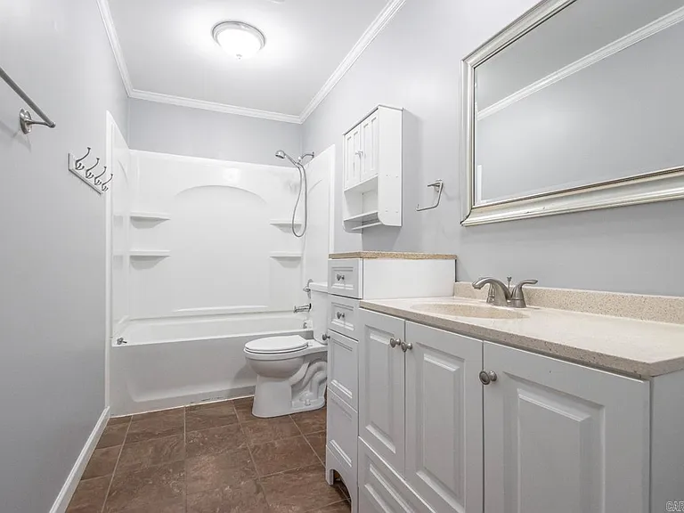 63 Robinson St — Photo 18