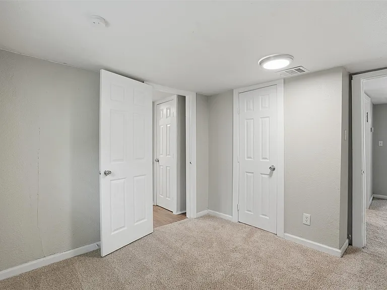 1214 Jones St — Photo 14