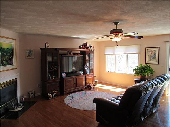 5th image of 23 Waterview Dr Unit D