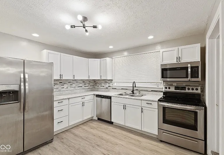 734 Parkway Ave — Photo 3