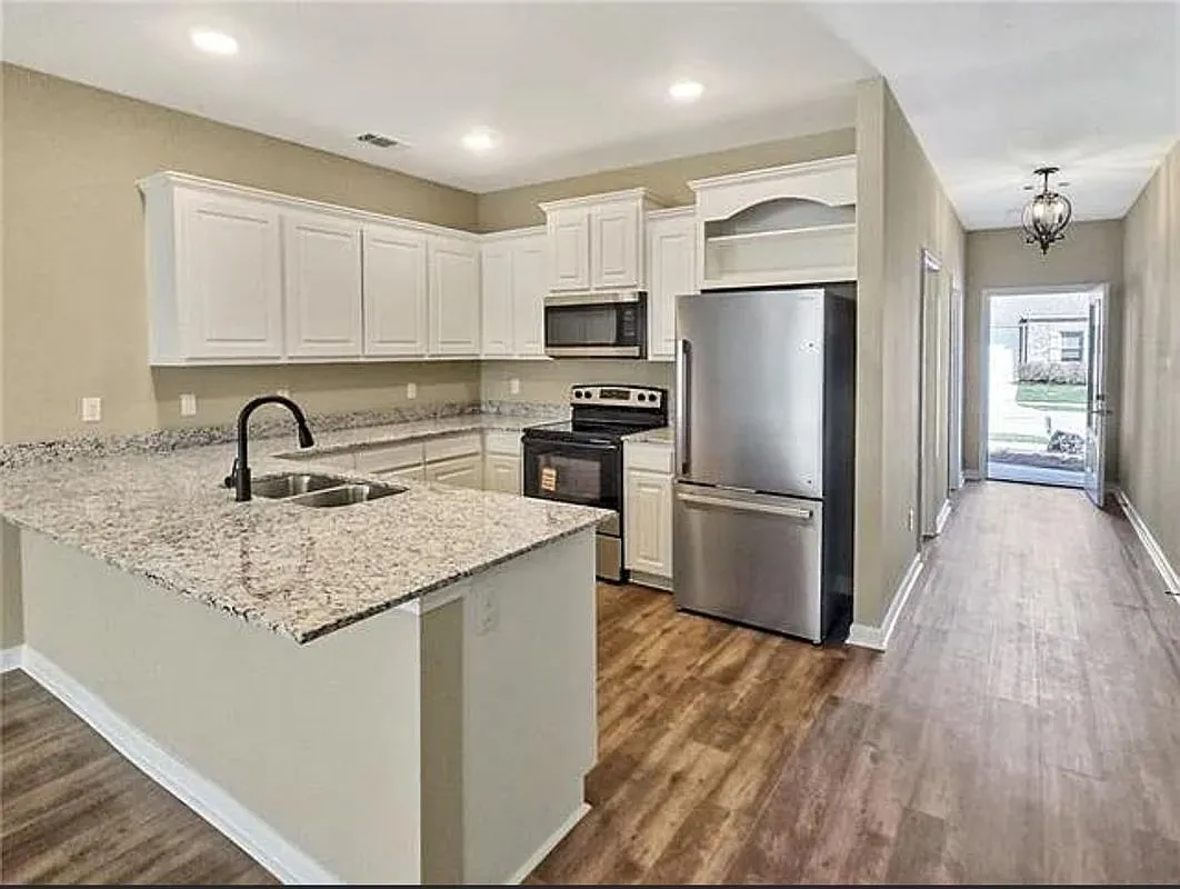 2 bed, 2.0 bath, 1383 sqft, $1,800 — Photo 3
