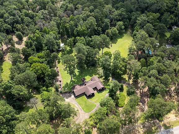 5th image of 2052 Fox Ridge Rd
