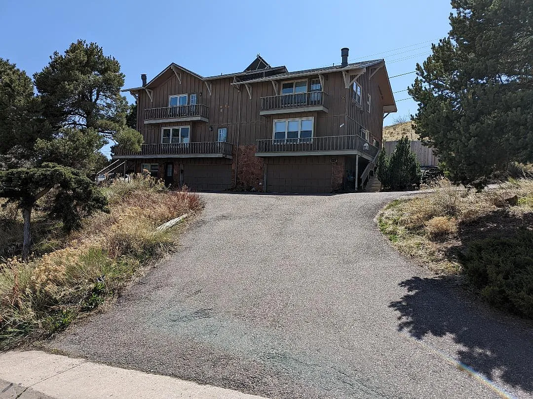 3 bed, 2.5 bath, 2200 sqft, $3,250 — Photo 2