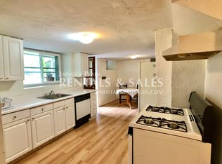 31 Oakview Ter FLOOR 2, Jamaica Plain, MA 02130