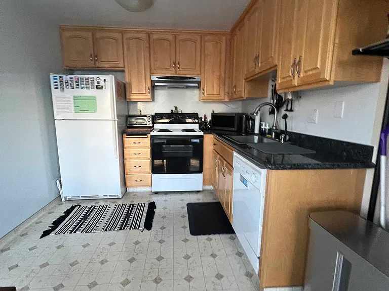 26th Ave — Photo 20
