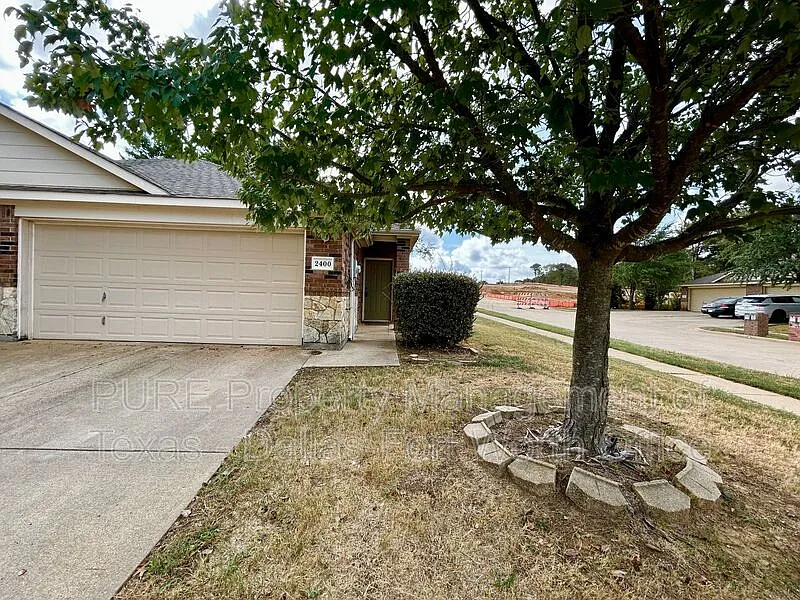 3 bed, 2.0 bath, 1196 sqft, $1,850 — Photo 2
