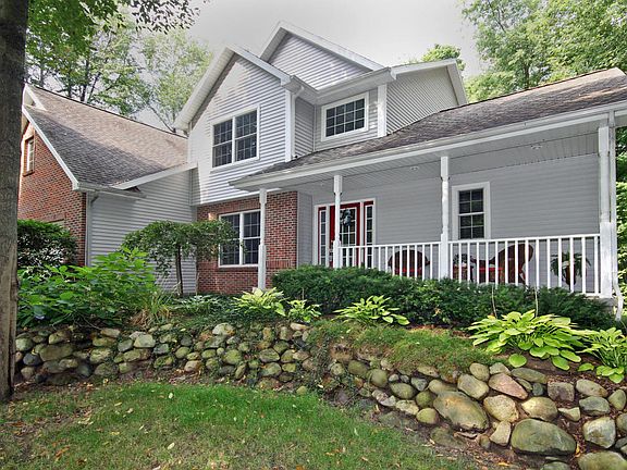 2nd image of 7661 Richland Woods Ct