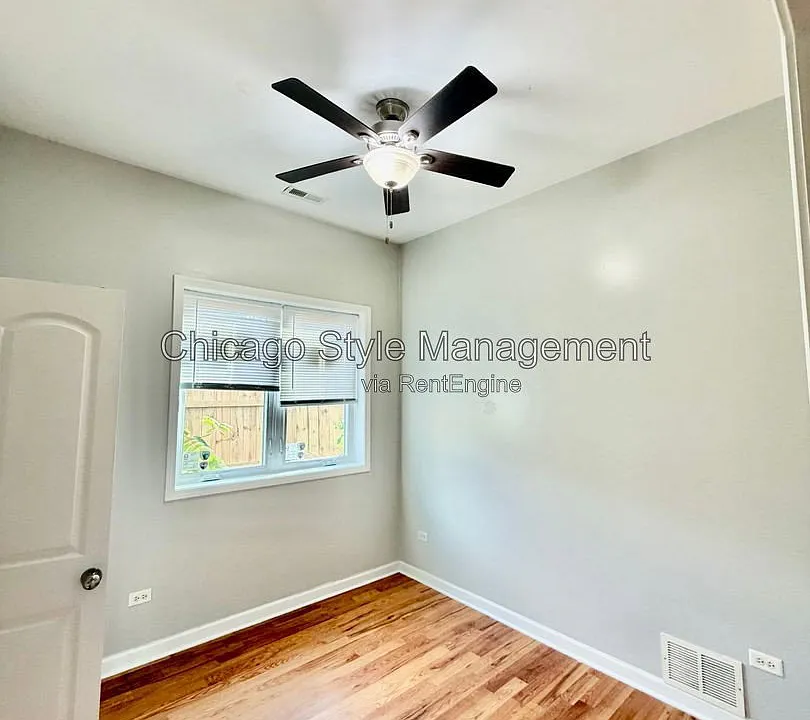 6646 S Greenwood Ave #1S