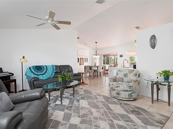5th image of 6194 Grandeur St