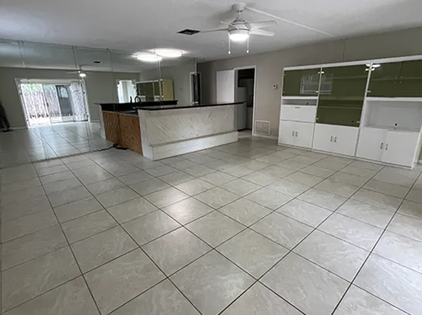 210 NW 4th Ave, Boca Raton, FL 33432