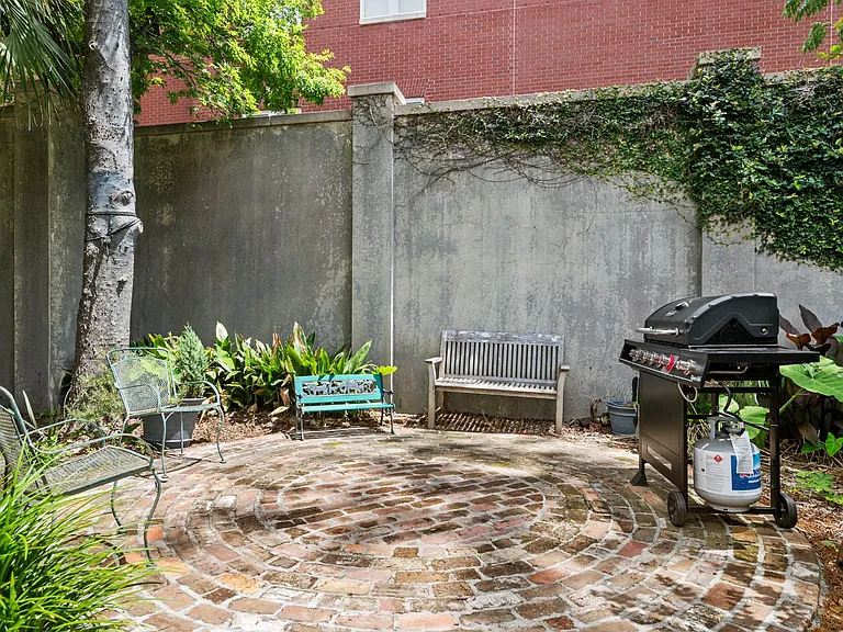 21 Charlotte St #F — Photo 26
