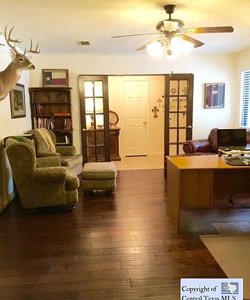 4th image of 606 S Creek Dr
