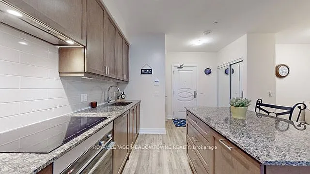 9085 Jane St #208 — Photo 12