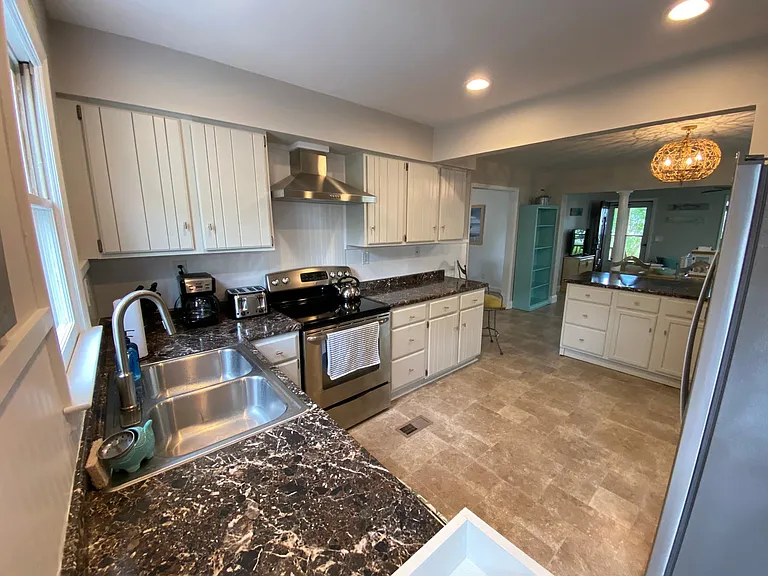 602 Ocean Blvd — Photo 11