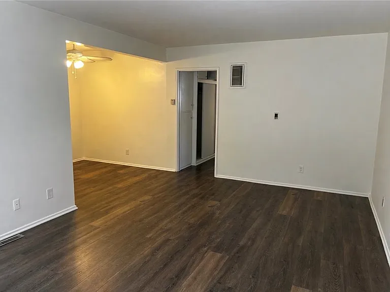 5753 Lexington Ave — Photo 6