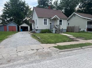 431 N Bond Ave, Marshall, MO 65340