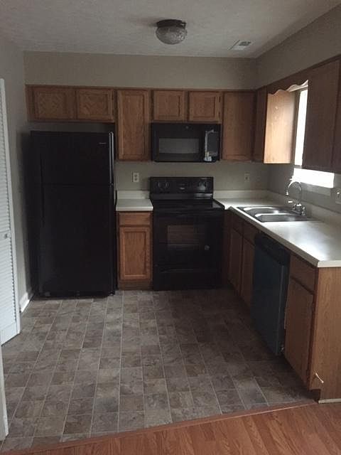 1st image of 936 Potter Ave