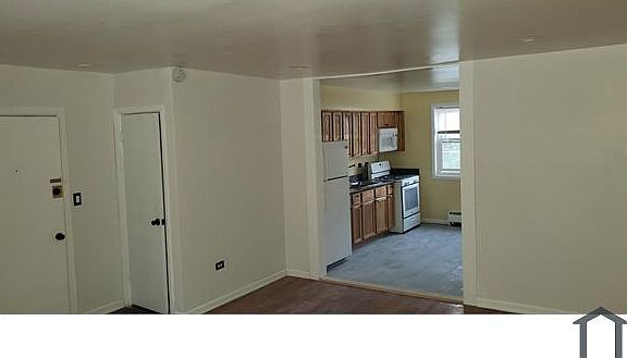 2nd image of 6823 N Seeley Ave