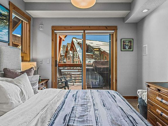 5th image of 204 Stewart Creek Rise #204-2100A