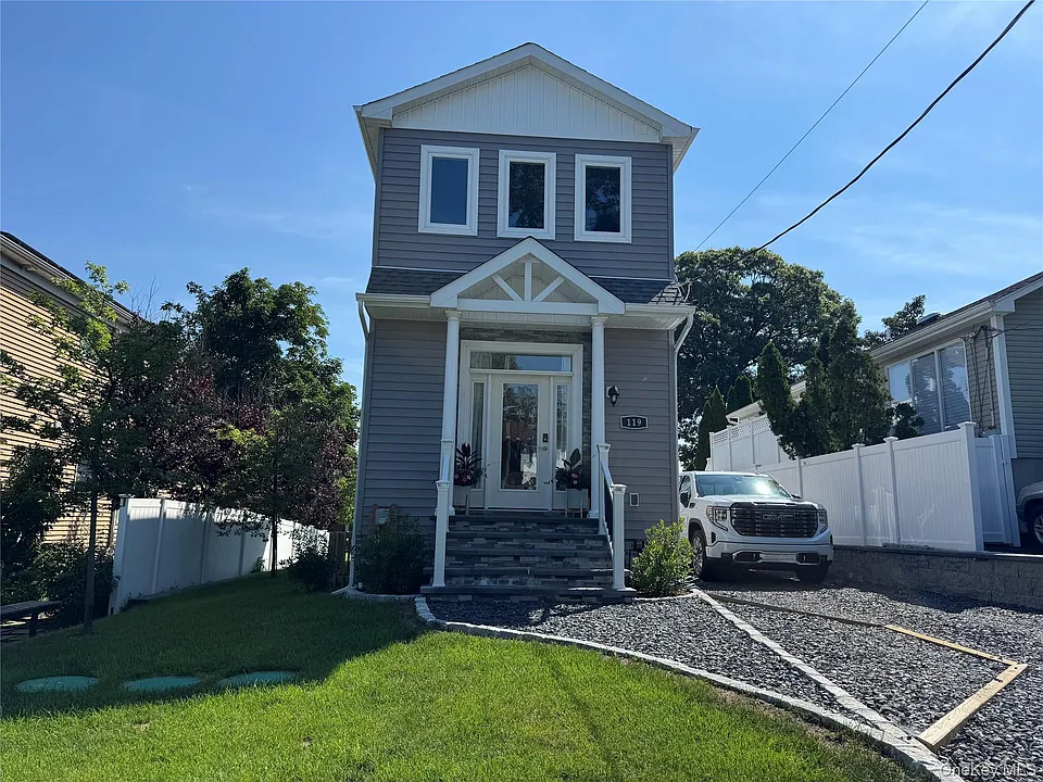 119 Whittier Dr