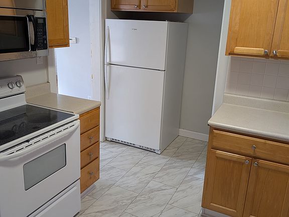 3rd image of 1022 29th St NE