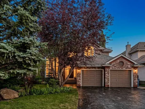 134 Schiller Cres NW, Calgary, AB T3L 1W9