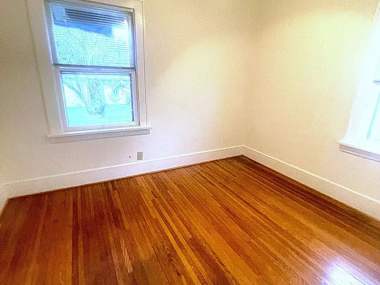 506 NE Russell St — Photo 16