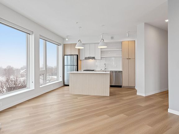 4th image of 337 7th St W #01db8731f