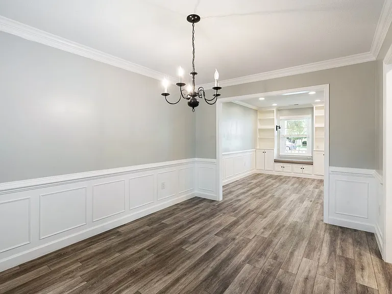 412 Peachtree Ln — Photo 8