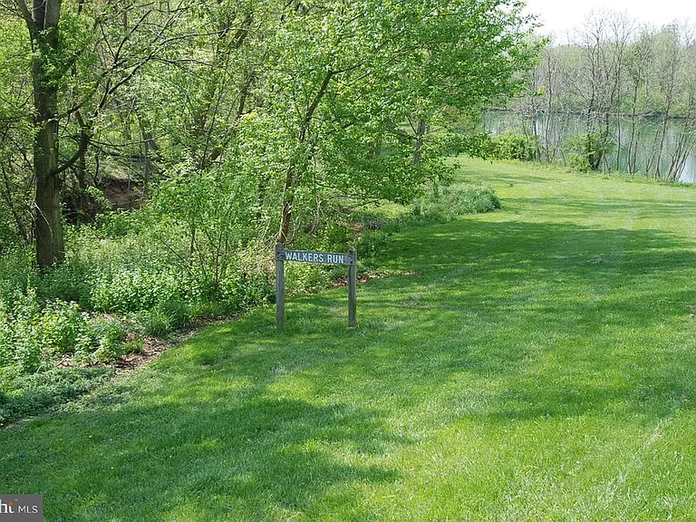 18722 Walkers Choice Rd #4 — Photo 25
