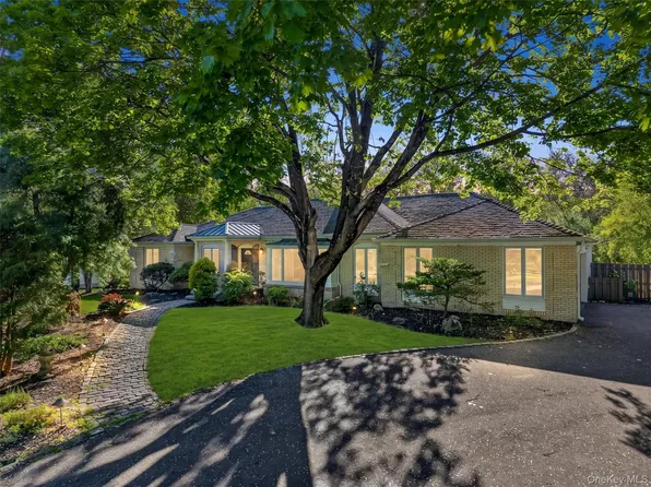 18 Millbank Road, Poughkeepsie, NY 12603