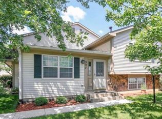 327 Westwood Ct #327, Vernon Hills, IL 60061