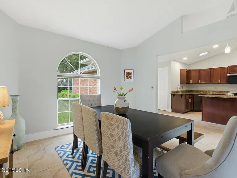 421 Chicopee Ct — Photo 24
