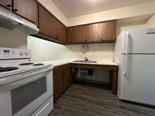 244 E North St #B, Hastings, MI 49058