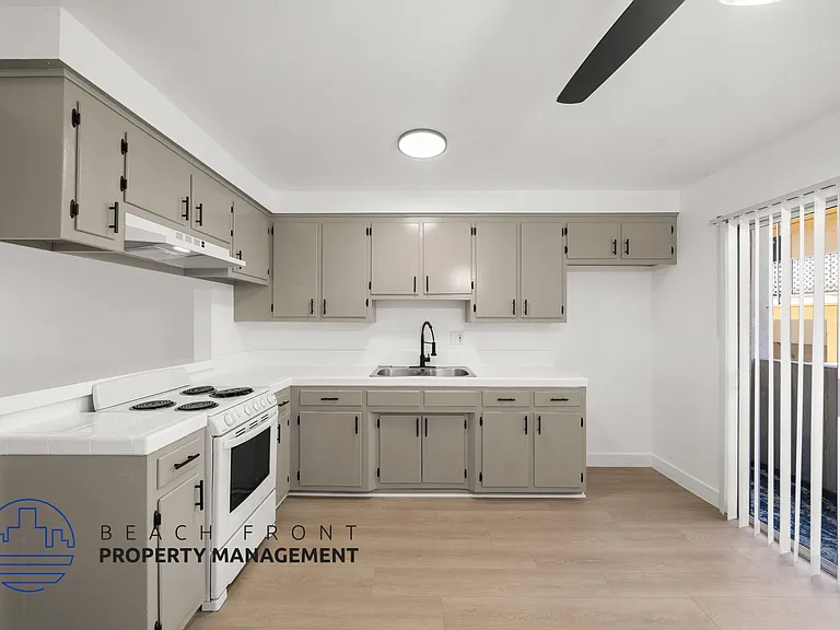13614 Cordary Ave. — Photo 9