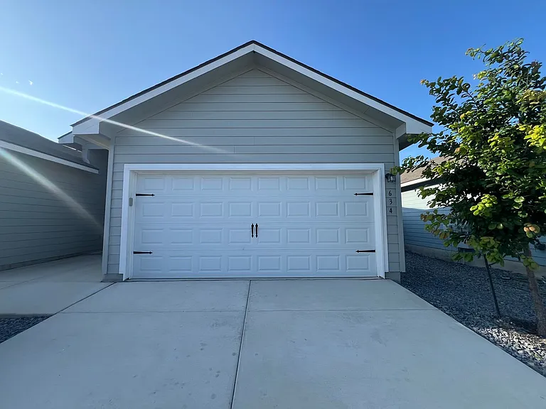 632-634 Grayson Ln — Photo 3