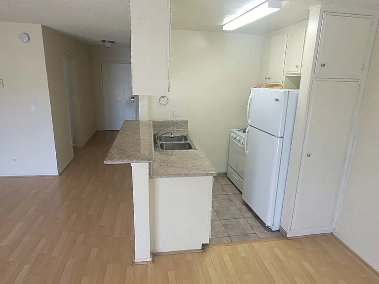 519 Glenrock Ave #303 — Photo 2