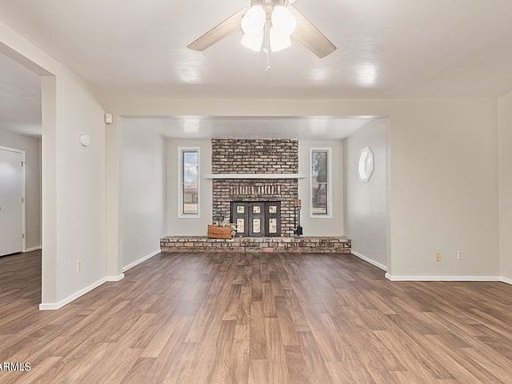 2nd image of 547 N 111TH Place
