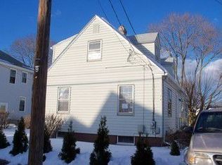 74 Whittier Rd, Pawtucket, RI 02861
