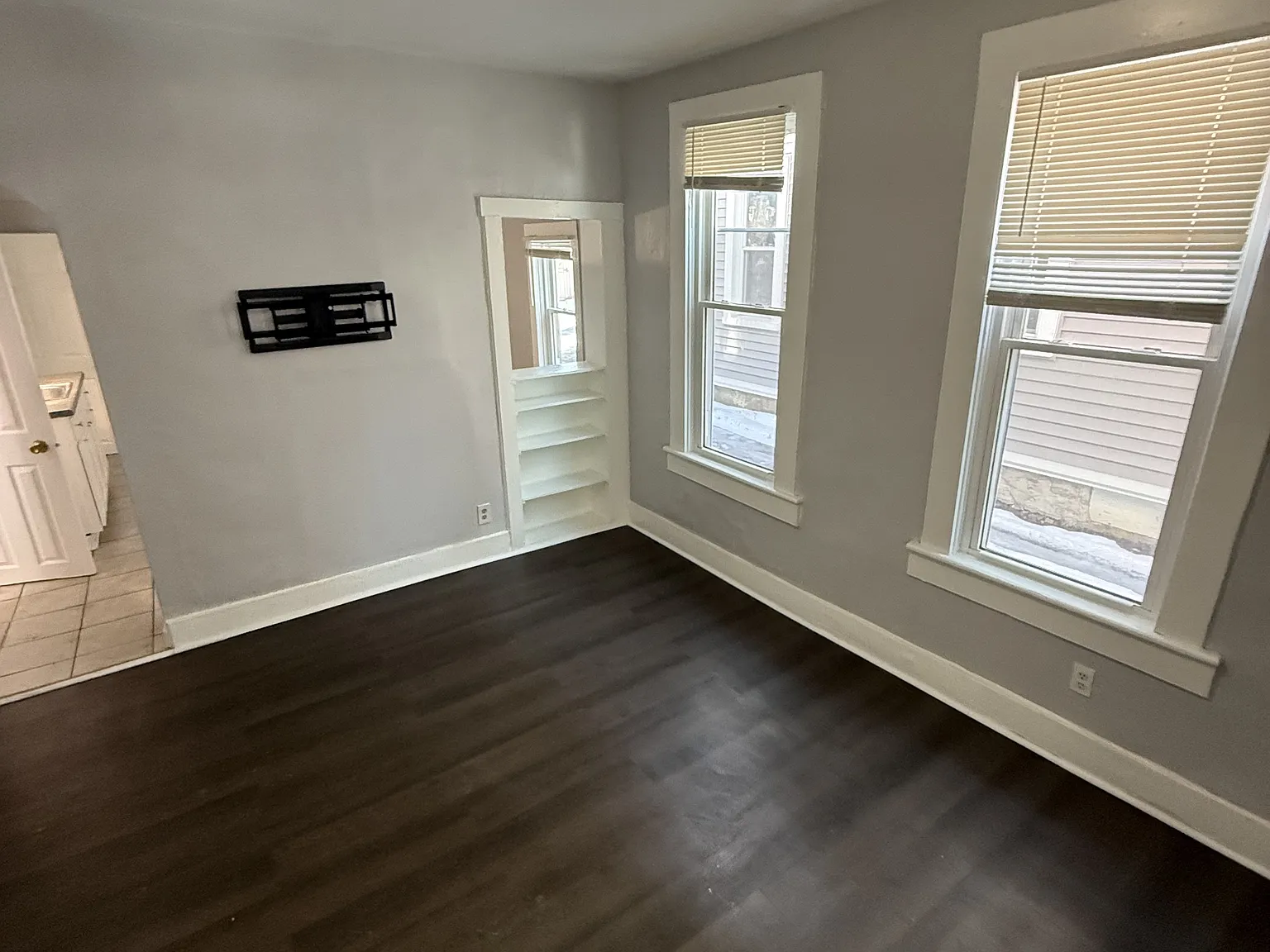 764 Capital Ctr — Photo 2