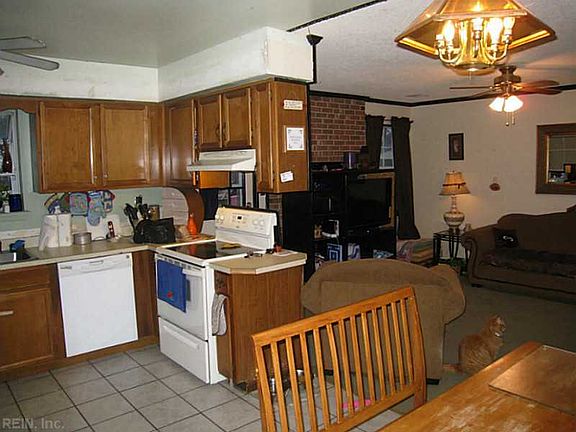 3rd image of 1280 Nesbitt Dr