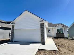 928 Spruce Ave, Norwalk, IA 50211