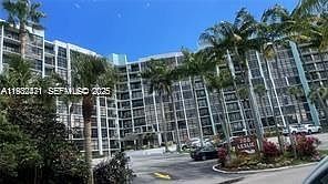 3rd image of 200 Leslie Dr APT 303