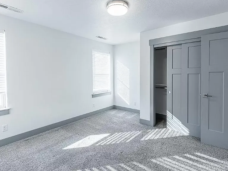 646 S Tylee Way — Photo 24