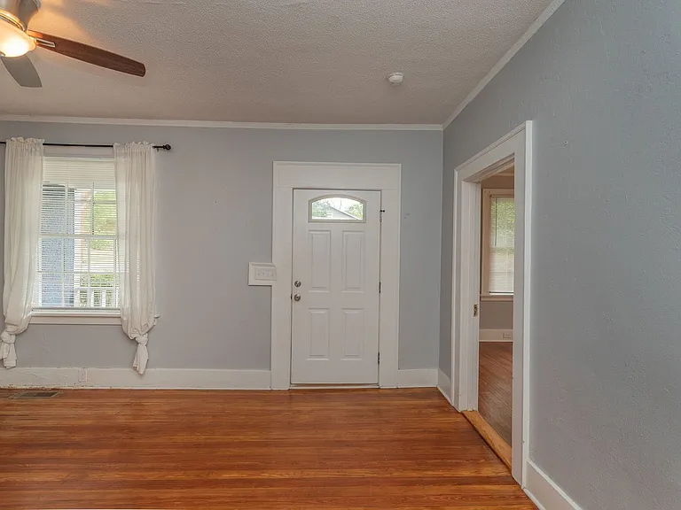 2056 McDowell St — Photo 6
